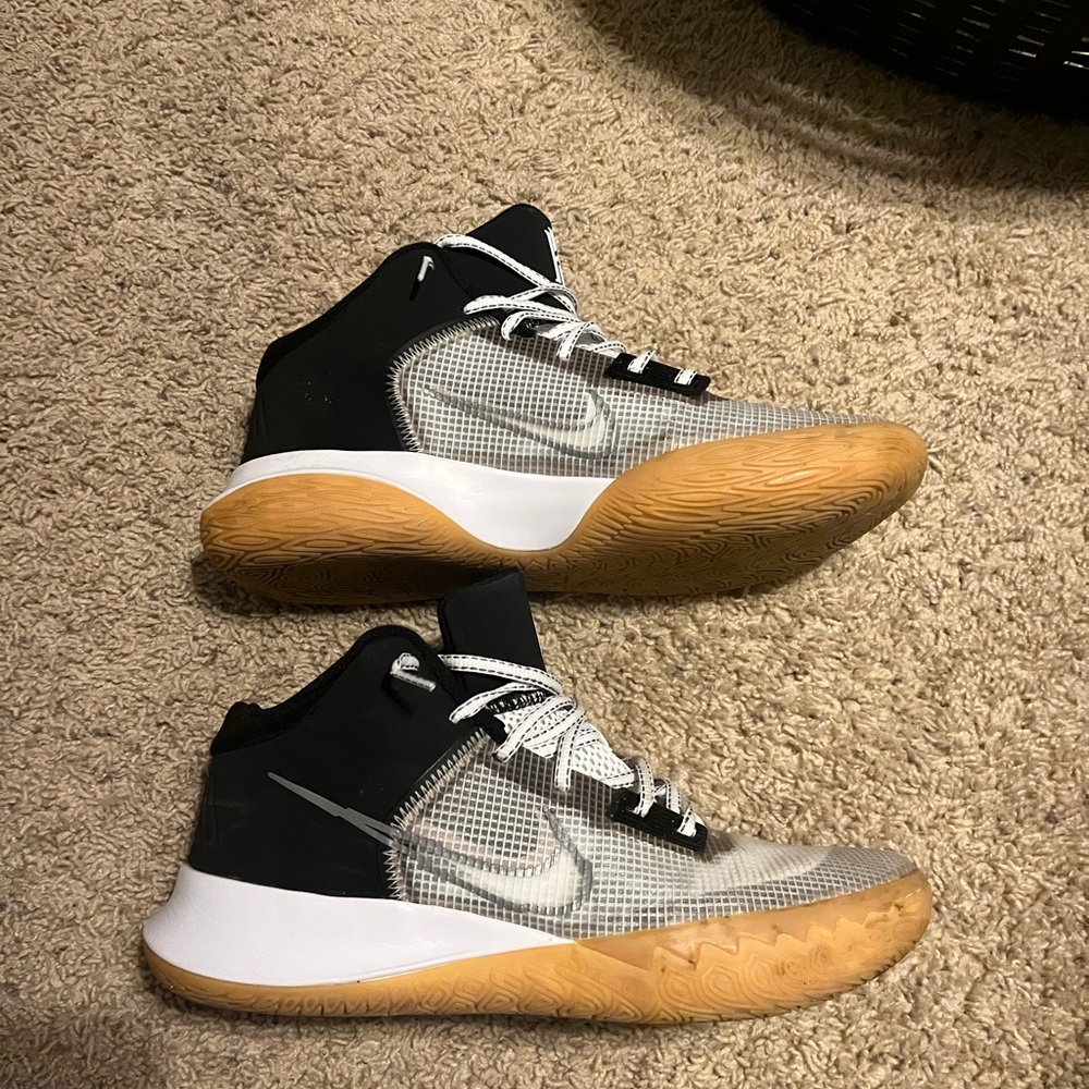 Nike Kyrie Flytrap Iv